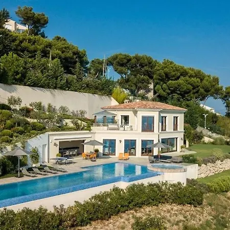 Amazing With Pool For 16 People Nyaraló
